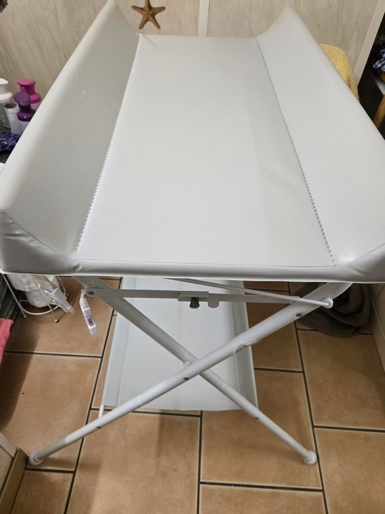 Table a langer avec baignoire