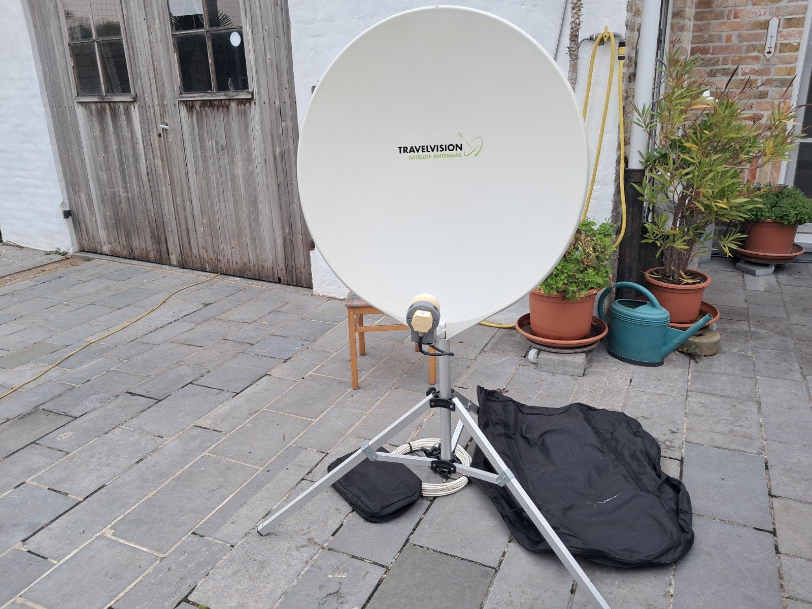 Travelvision R7 Automatische sattelietschotel, Ophalen, Zo goed als nieuw