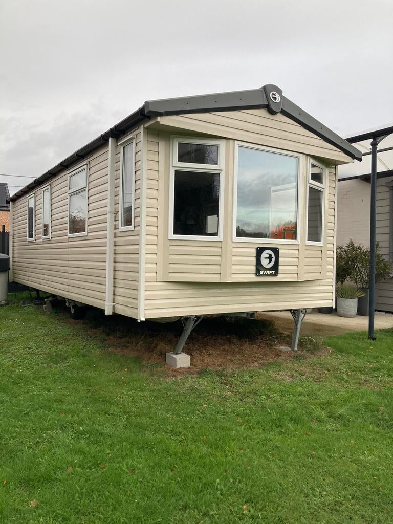 Swift Loire Stacaravan 9,10 x 3,05 m, 2016 -25.000€, Caravans en Kamperen, Tot en met 4