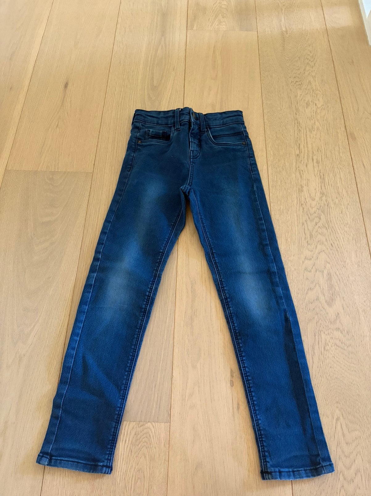Jeans Hema maat 122, Kinderen en Baby's, Kinderkleding | Maat 122, Ophalen of Verzenden, Zo goed als nieuw, Jongen, Broek