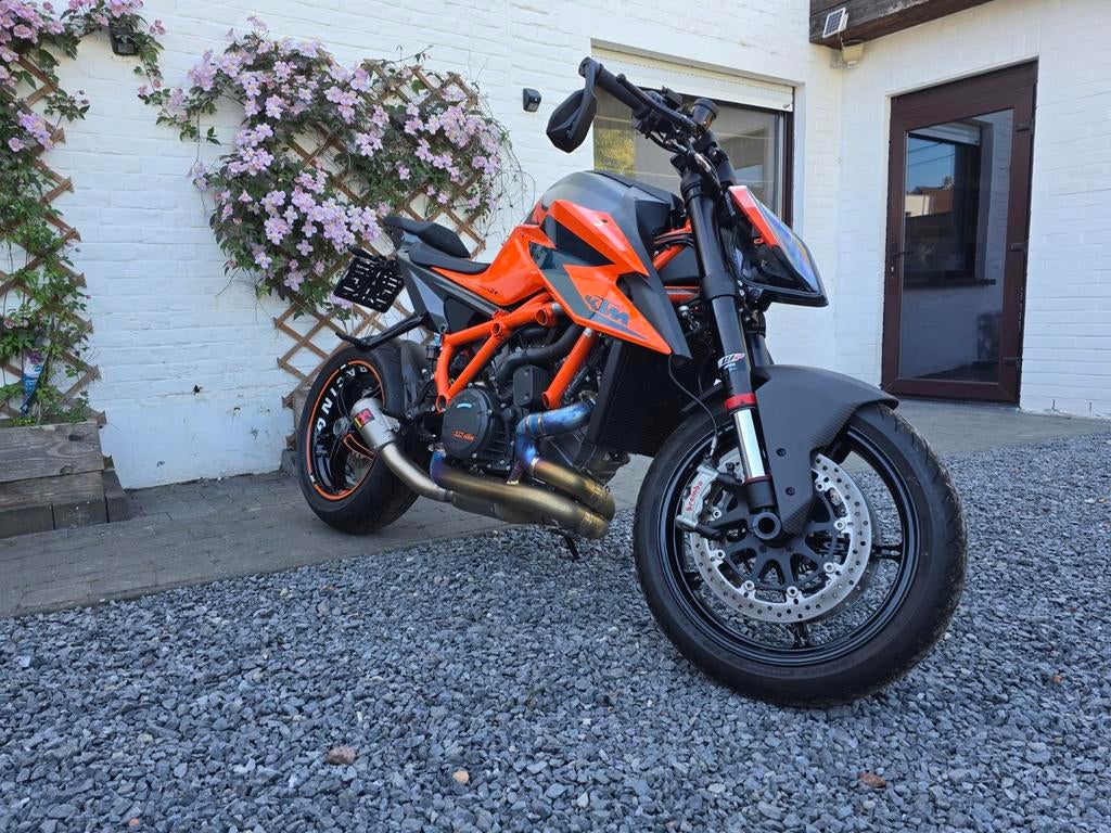 Ktm 1290 super duke R 516km Akrapovic uitlaatlijn nieuwstaat, Motoren, Motorrijbewijs A, Bedrijf, 1301 cc, LED Verlichting