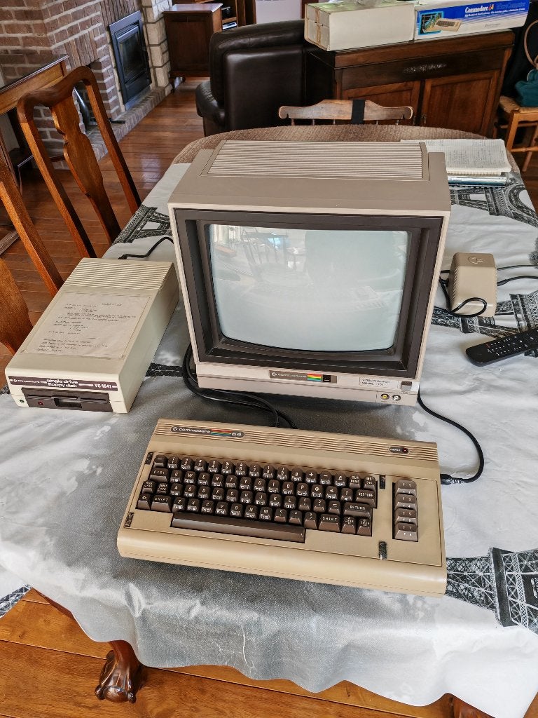Commodore 64 + écran + lecteur disquette fonctionnel, Enlèvement, Commodore