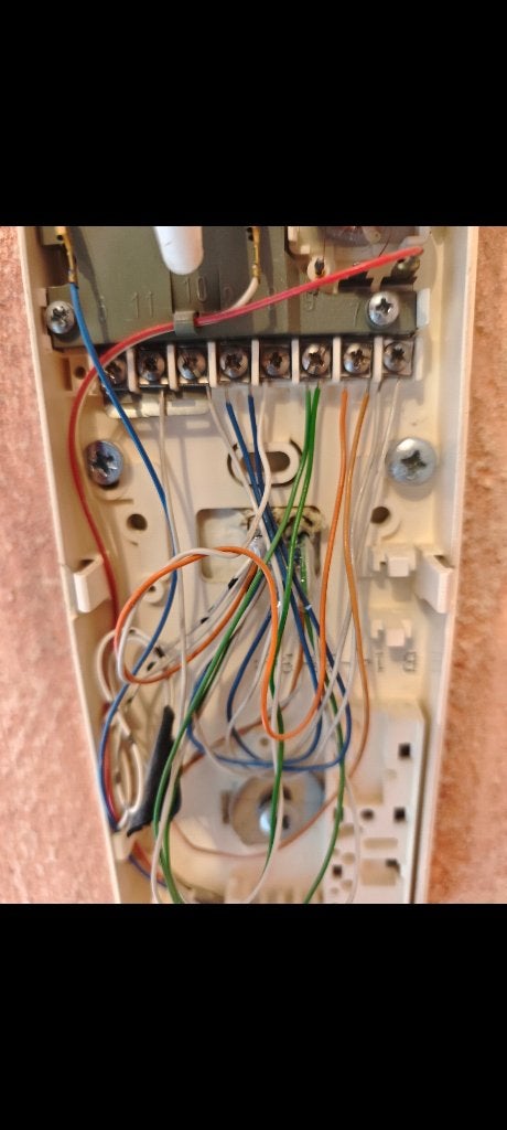 Électricien bàtiment, Service 24h/24