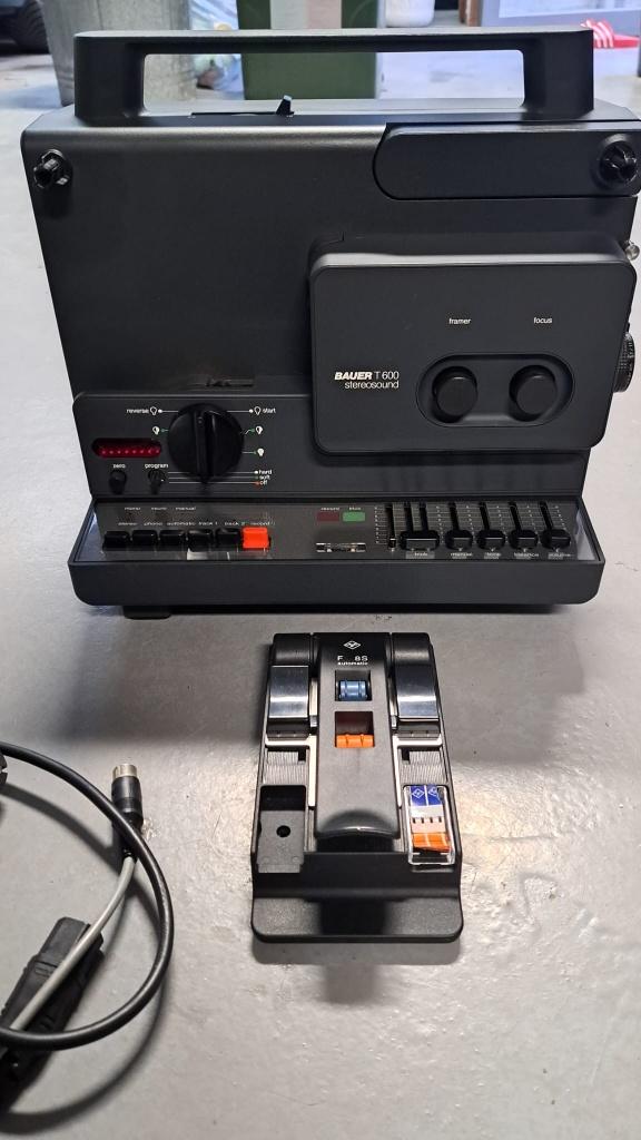 Vintage Super 8 toestellen, Verzamelen, Foto-apparatuur en Filmapparatuur, Ophalen, 1960 tot 1980, Filmcamera