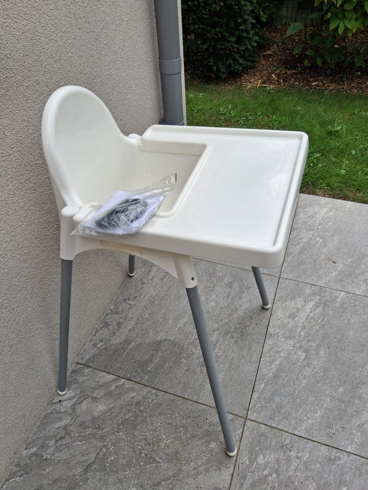 ikea kinderstoel, Kinderen en Baby's, Kinderstoelen, Ophalen, Zo goed als nieuw, Overige typen, Afneembaar eetblad