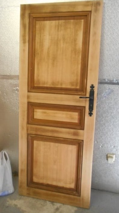 URGENT ANCIENNE PORTE EN BOIS AVEC QUINCAILLERIE, Bricolage & Construction, Enlèvement, Utilisé, Autres types