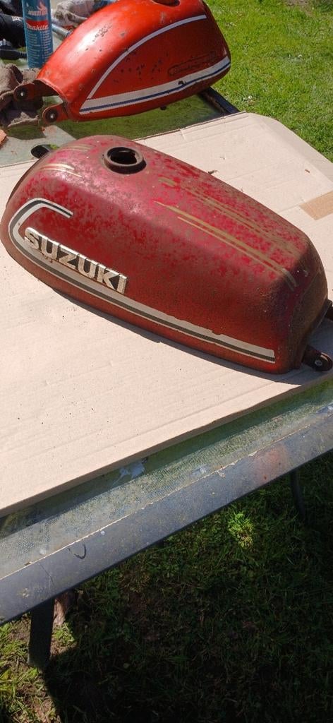 Suzuki AC-tank jaar 76, Fietsen en Brommers, Ophalen, Zo goed als nieuw, Tank