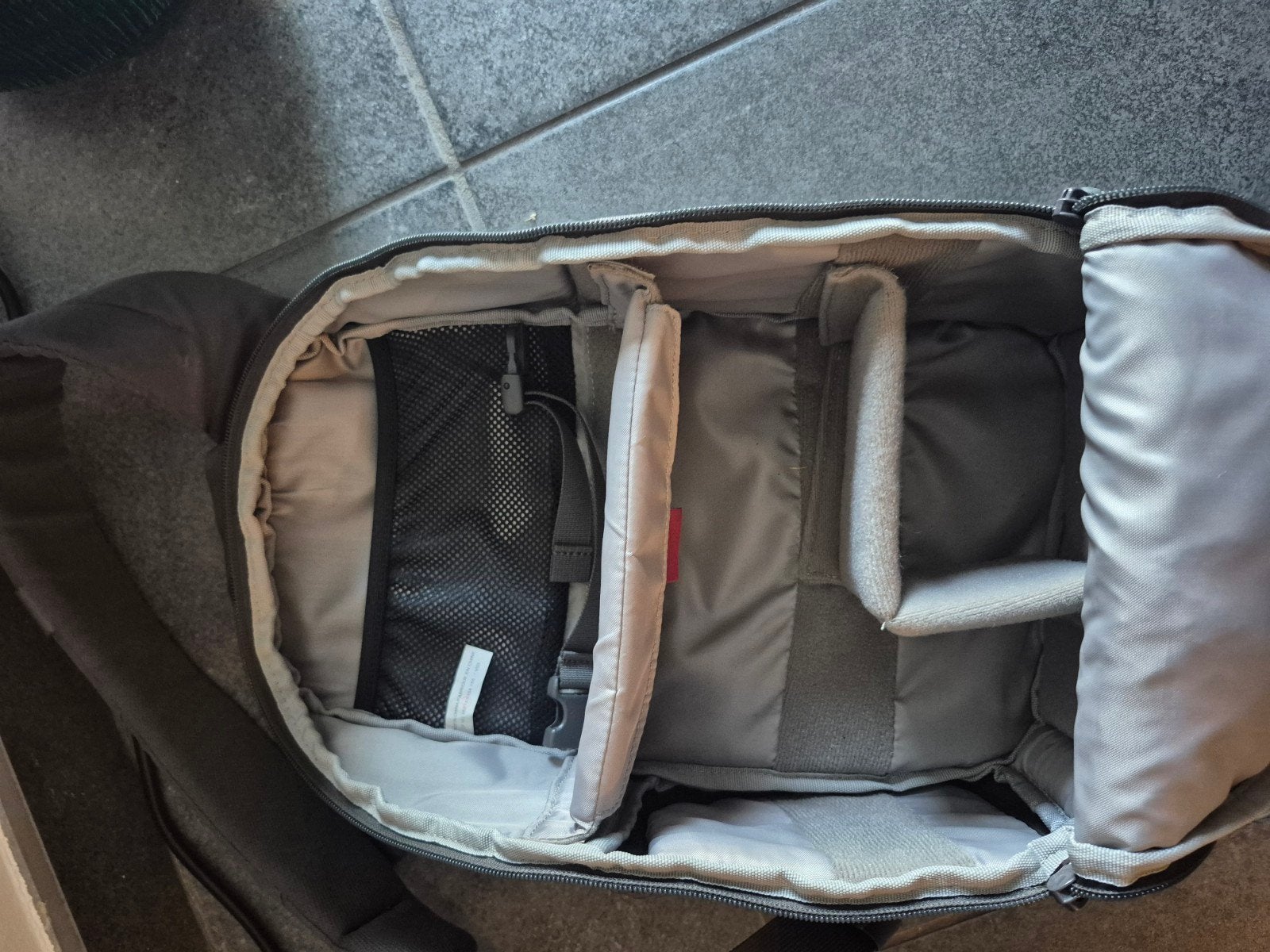 cameratas lowepro, TV, Hi-fi & Vidéo, Photo | Sacs pour appareil, Housse de pluie, Comme neuf, Enlèvement, Sac sling