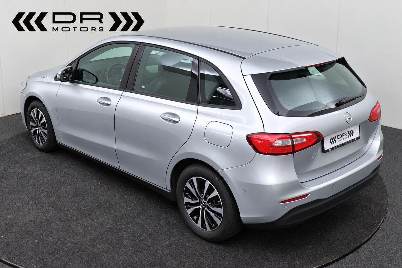 Mercedes-Benz B 180 PARKEERASSISTENT - VERWARMDE ZETELS - C, 0 kg, Monovolume, 4 cilinders, 124 g/km