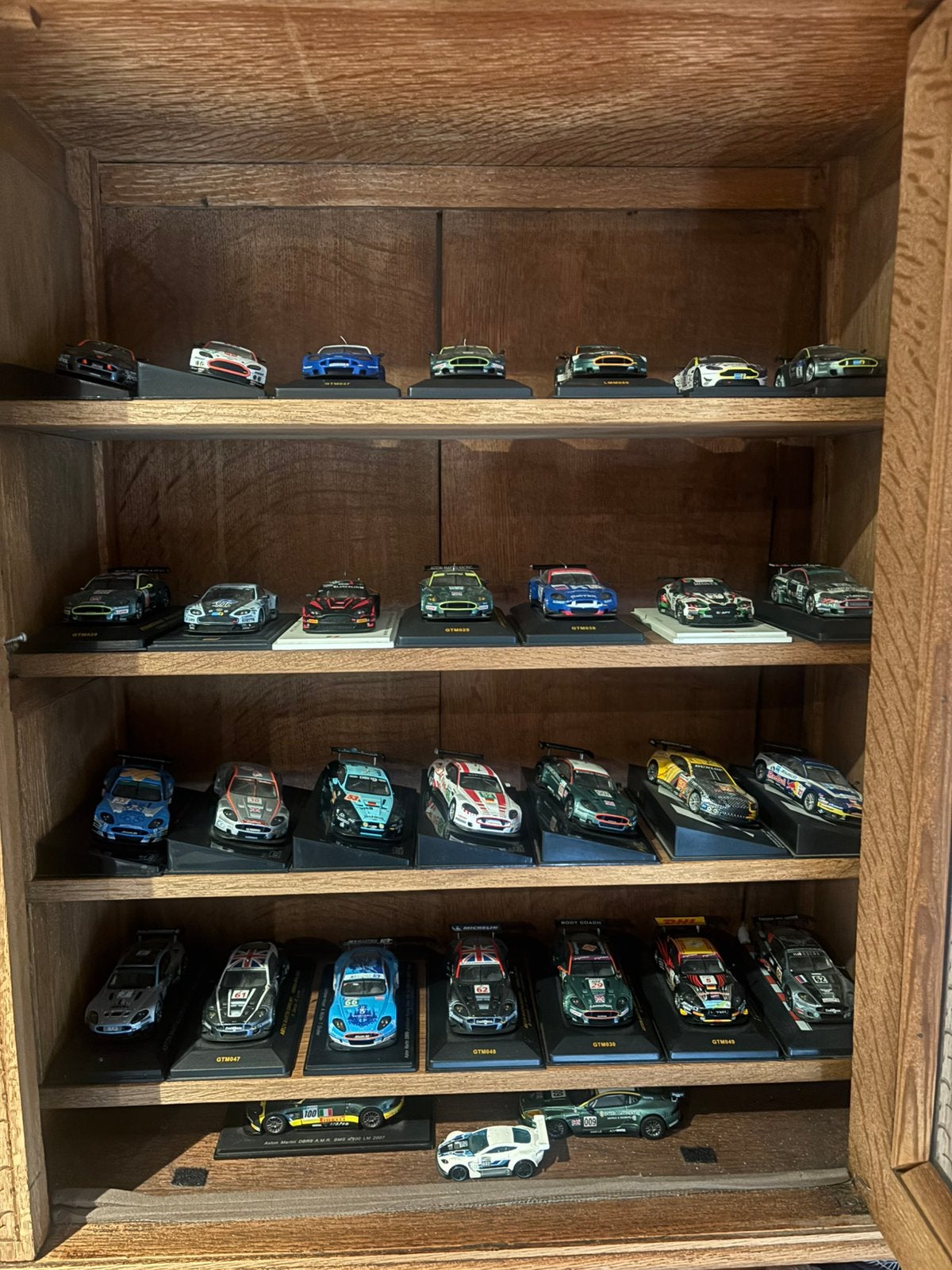 miniatuurautos aston martin race, Verzamelen, Ophalen, Zo goed als nieuw
