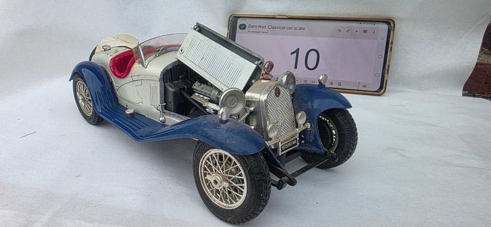 N 10 — Bburago Alfa Romeo 8C 2300 Spider 1932, Enlèvement ou Envoi, Utilisé, Voiture
