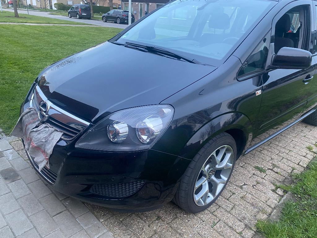 Opel Zafira 7 sièges, 167 g/km, Euro 5, 1250 kg, 7 places