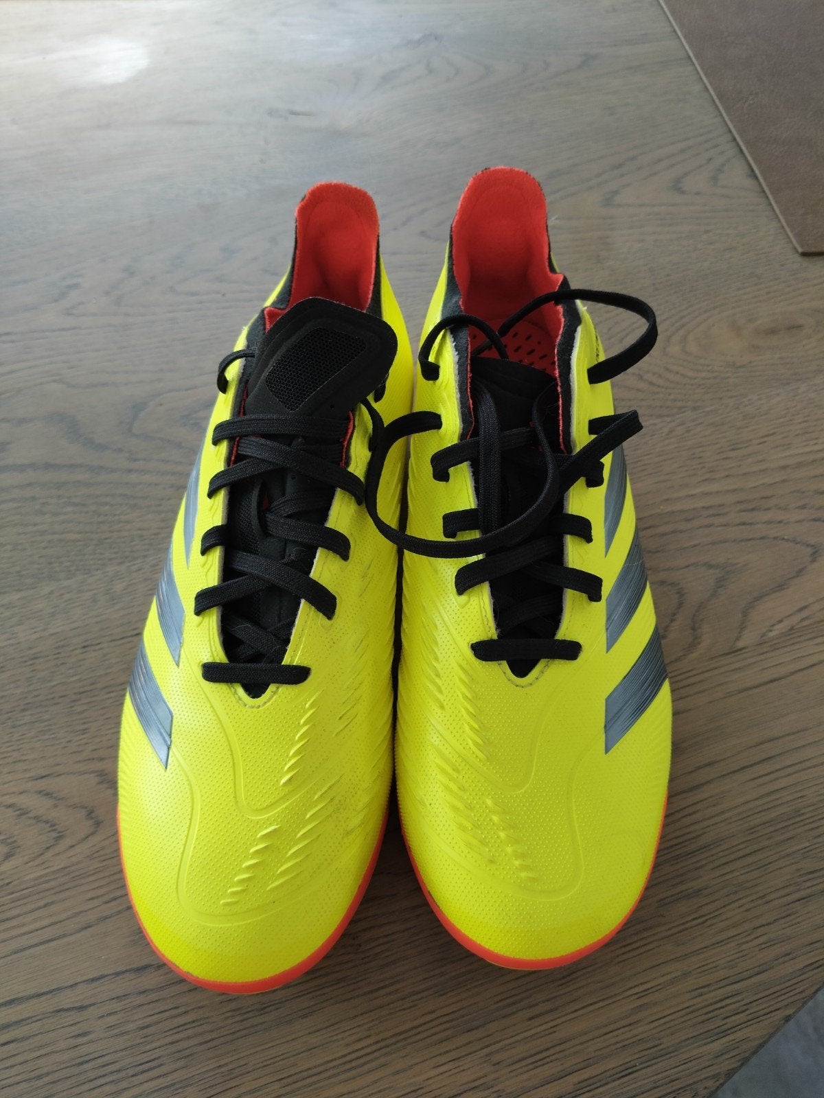 Voetba schoenen voor kunstgras, Ophalen, Nieuw, Schoenen