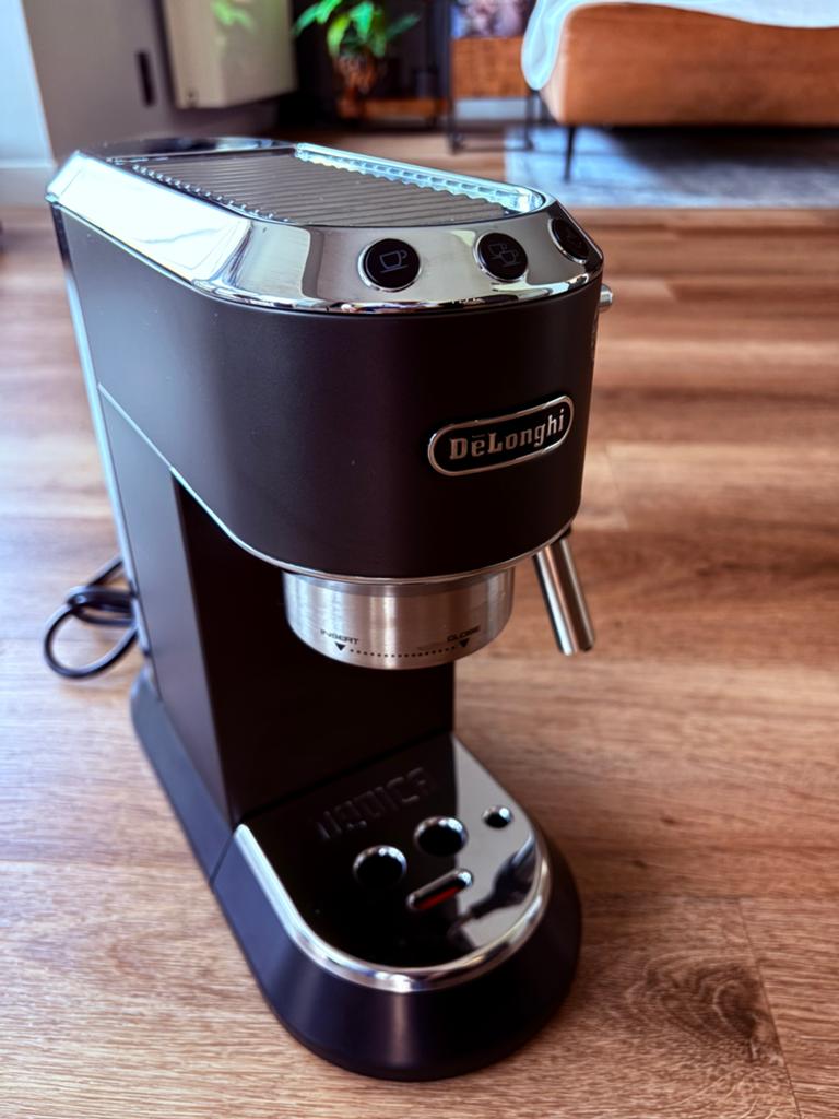 De'Longhi Dedica Style EC685.BK - Zwart - incl accessoires, Elektronische apparatuur, Koffiezetapparaten, Zo goed als nieuw, Gemalen koffie