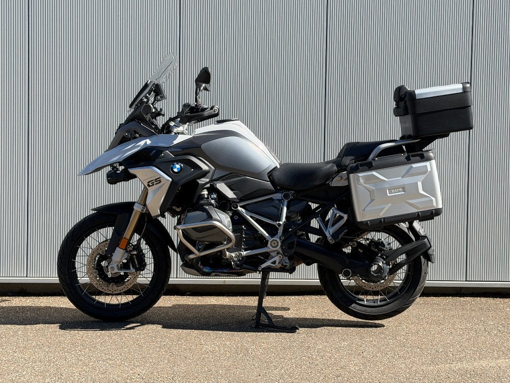 BMW R 1250 GS Pack Dynamique, Comfort et Touring / Akrapovic, Motos, Motos | BMW, Permis Moto A, Tourisme, Entreprise, Plus de 35 kW