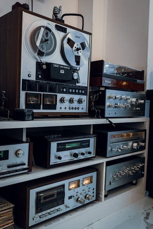 RECHERCHÉ : Achat d'équipement audio vintage 1960-1980, TV, Hi-fi & Vidéo, Amplificateur à lampes, Amplificateur, Enlèvement ou Envoi