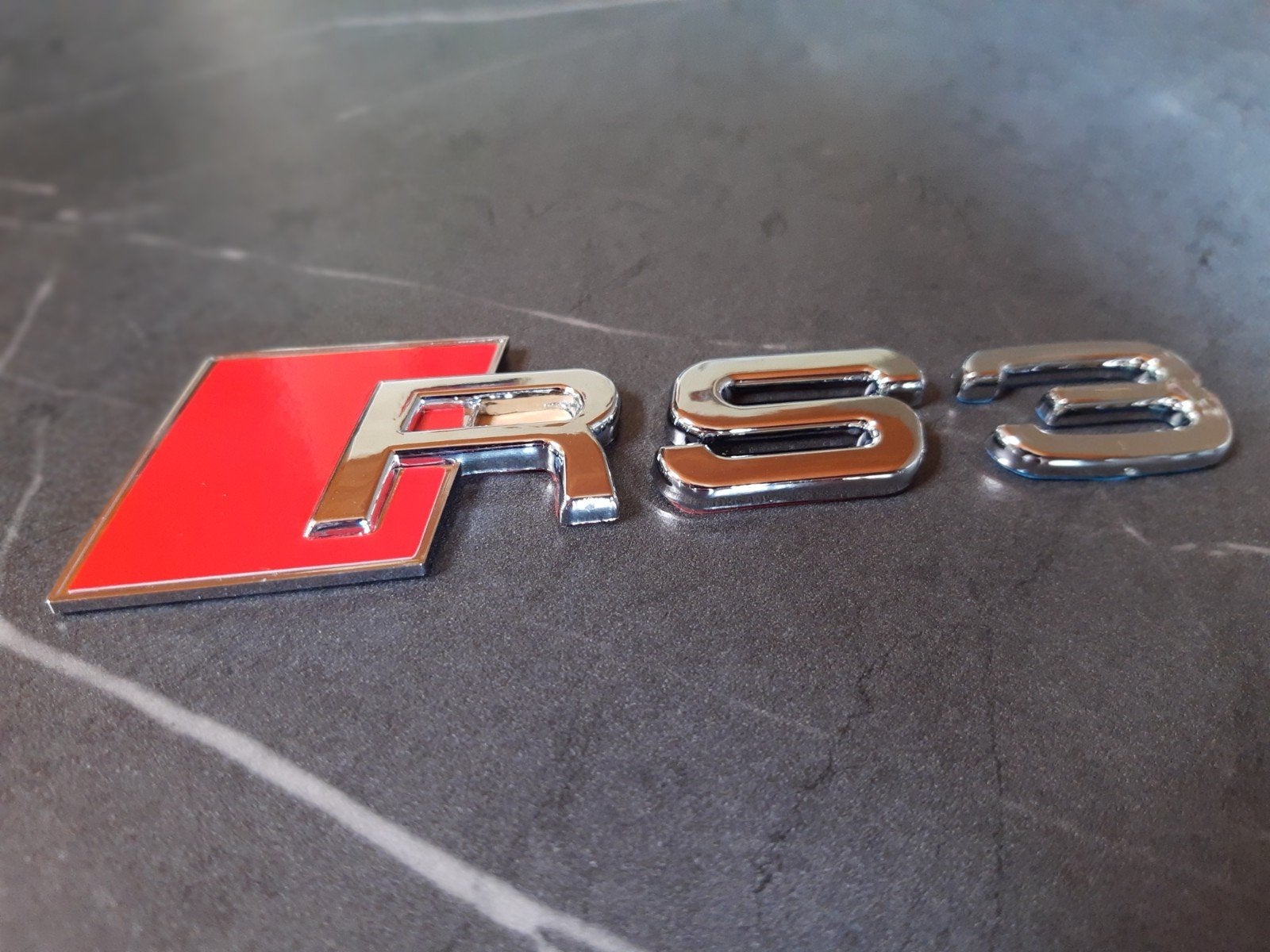 Autocollant RS3 chrome - NEUF, Autos : Divers, Autocollants de voiture, Enlèvement ou Envoi
