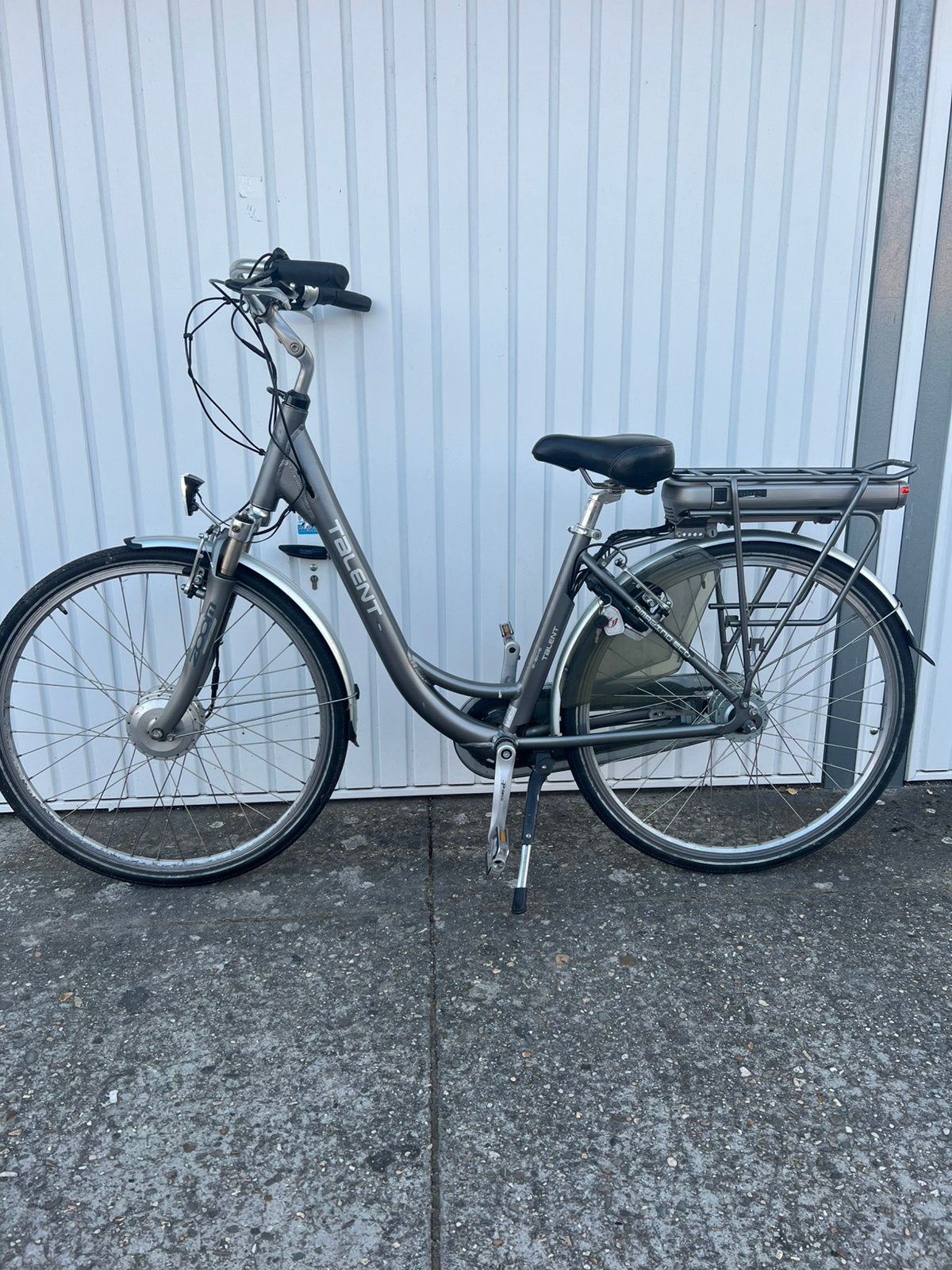 Elektrische fiets talent, Fietsen en Brommers, Ophalen, Zo goed als nieuw