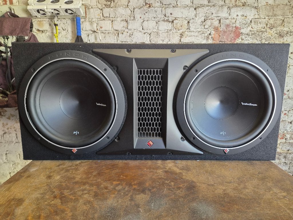 Subwoofer, versterker, radio, kleine boxen en alle kabels, Ophalen, Gebruikt