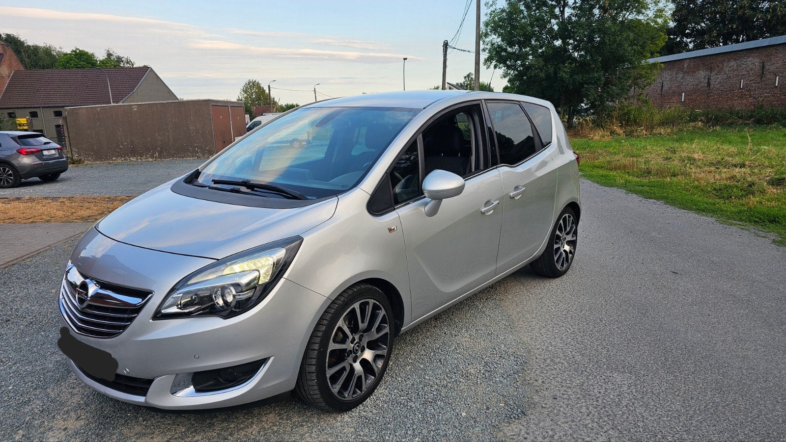 Opeel Meriva 1.4L Benzin Cosmo/77.000km/Bj 2014/Euro6B/Navi, Autos, Argent ou Gris, Achat, Entreprise, https://public.car-pass.be/vhr/97934cc3-a662-44a2-a5a1-fac7f3c47c55