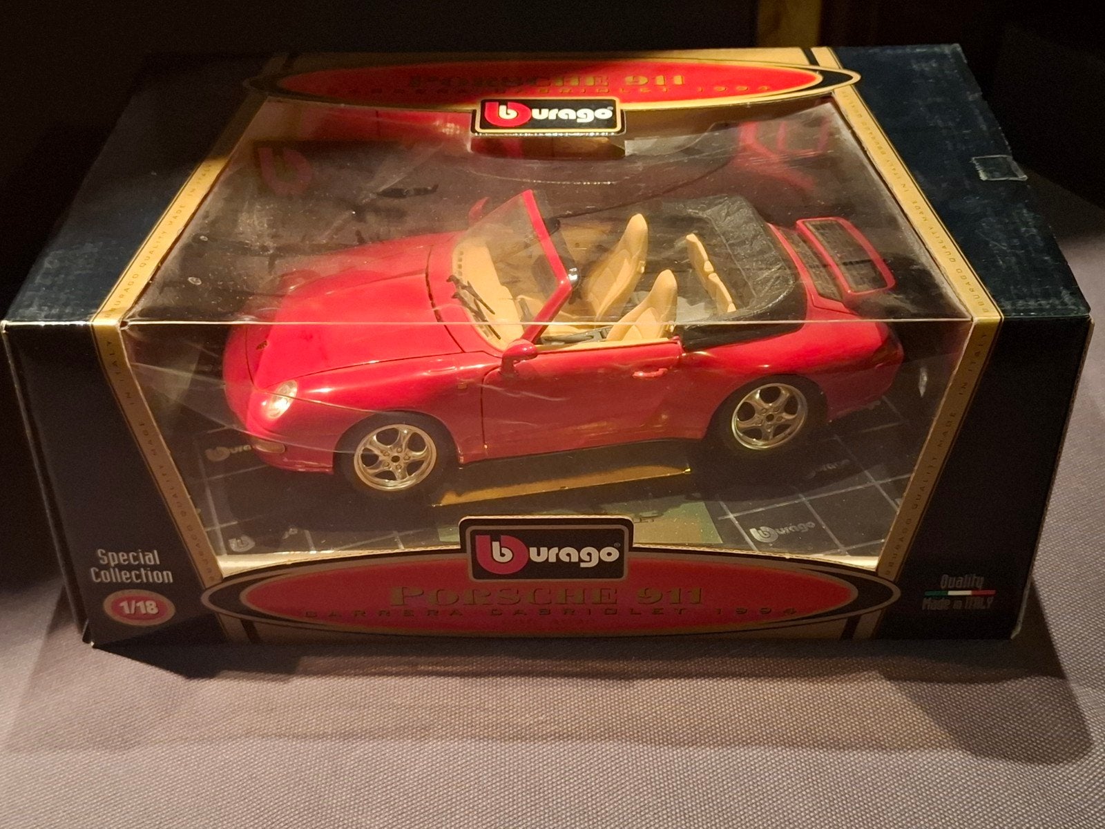 burago porsche 911 Carrera cabrio 1994 rood, Enlèvement, Comme neuf, Voiture, Burago