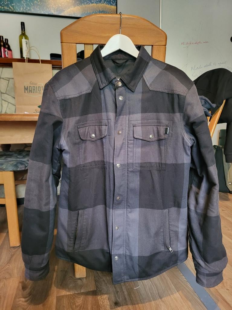 Veste de moto John Doe, Enlèvement