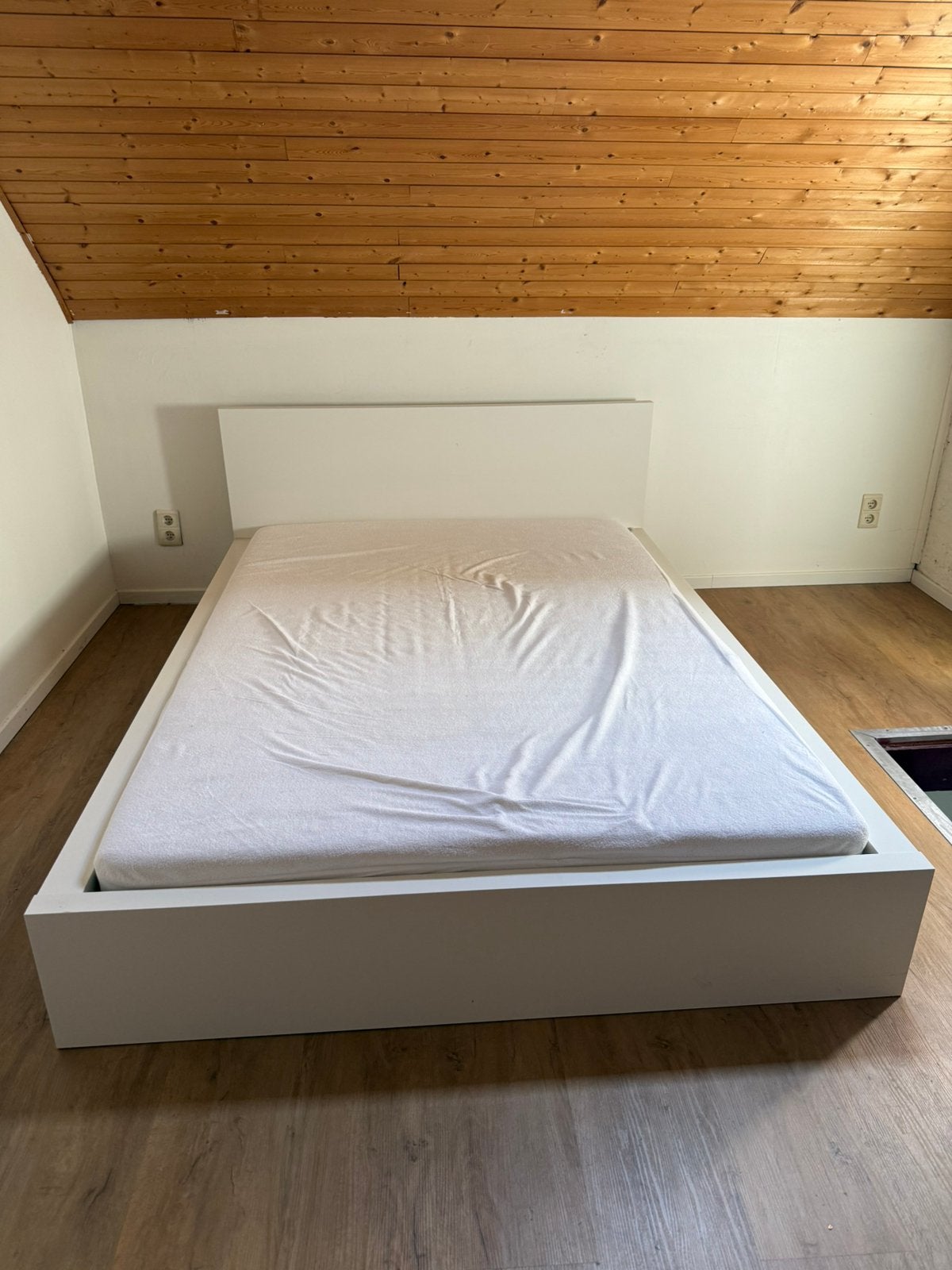 Tweepersoonsbed IKEA Malm met matras, Huis en Inrichting, Slaapkamer | Bedden, Gebruikt, Tweepersoons, 140 cm, 200 cm, Hout, Wit