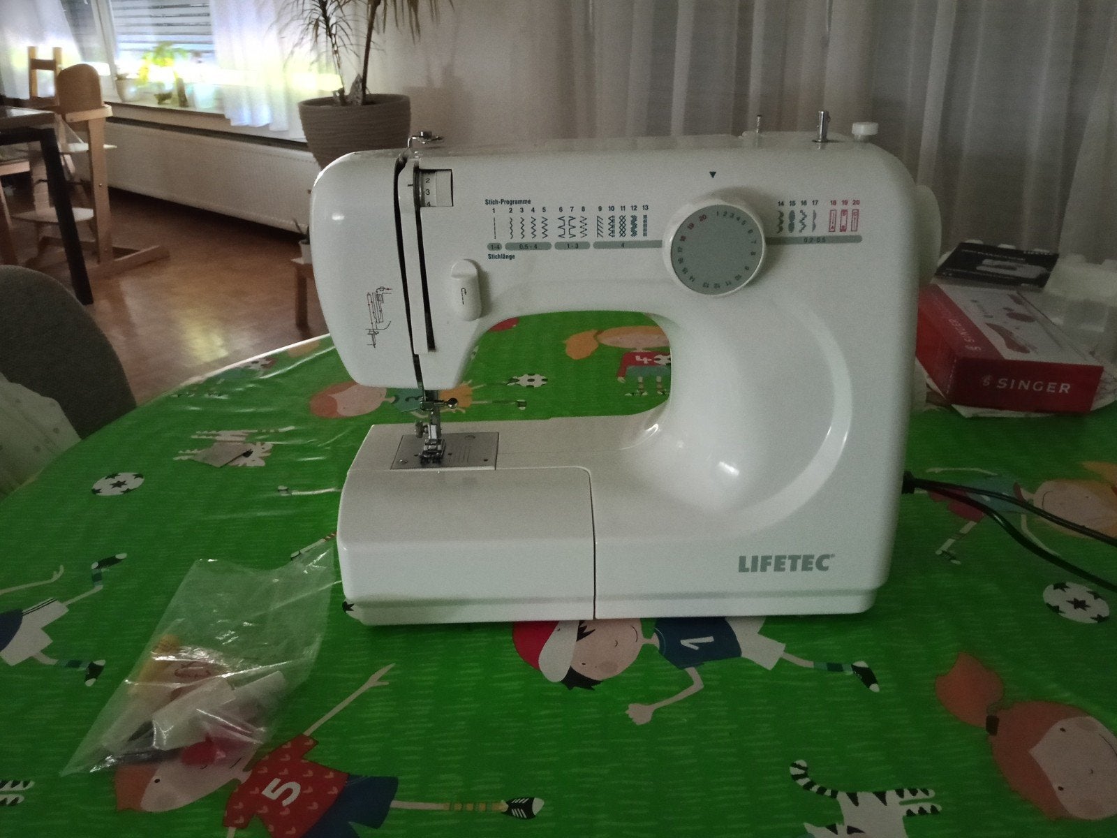 Lifetec naaimachine, Hobby en Vrije tijd, Naaimachines en Toebehoren, Ophalen, Zo goed als nieuw, Naaimachine, Overige merken