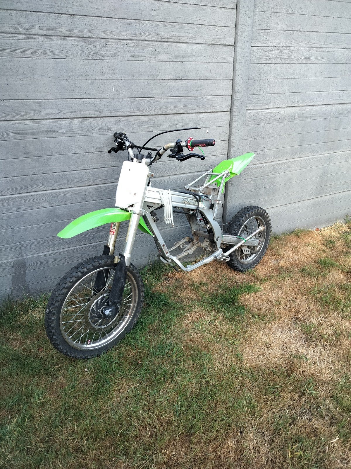 Projet de 250 motos tout-terrain ! Va-t'en vite !, Enlèvement