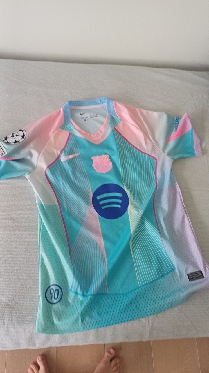 édition limitée à Barcelone, Sports & Fitness, Taille L, Envoi, Utilisé, Maillot