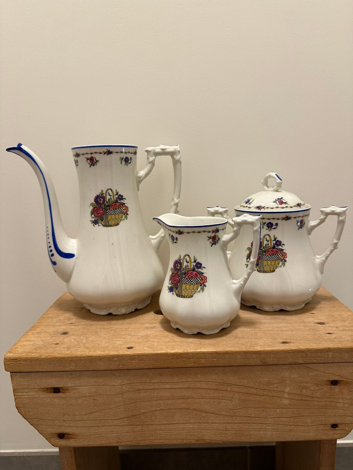 Limoges porselein setje met bloemmotief, Ophalen