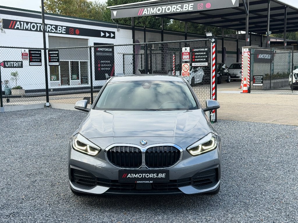 BMW 116i | BENZINE | AUTOMAAT | AIRCO | NAVI, Autos, Argent ou Gris, Achat, Entreprise, Entretenue par le concessionnaire