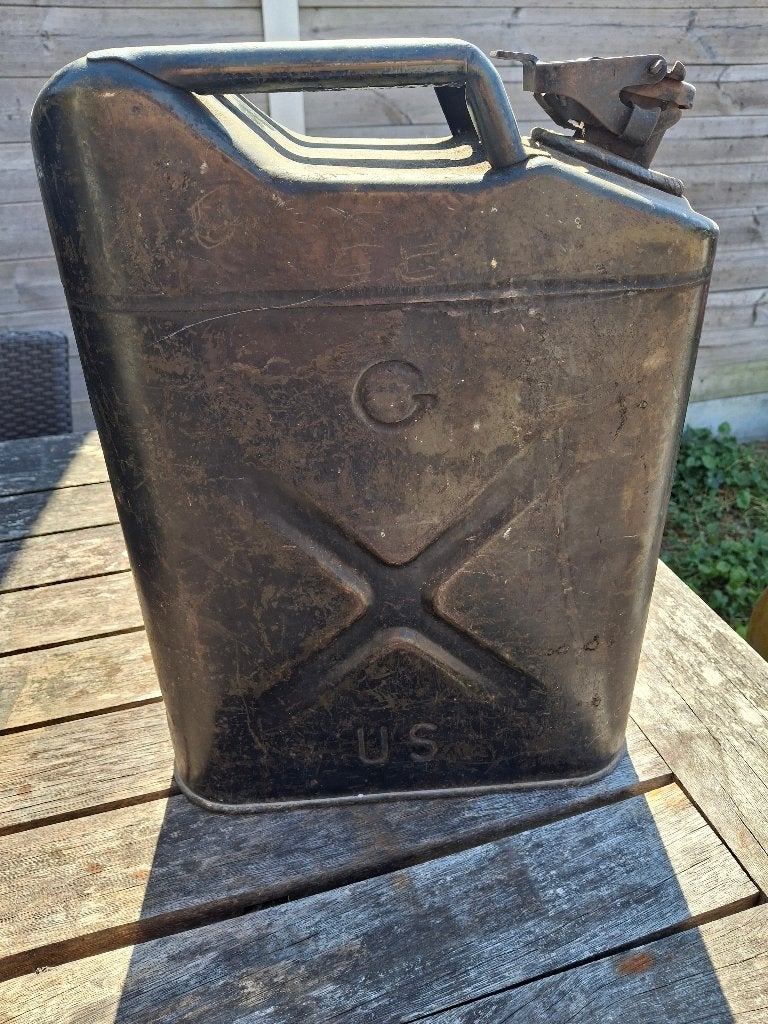 Jerrycan, Ophalen