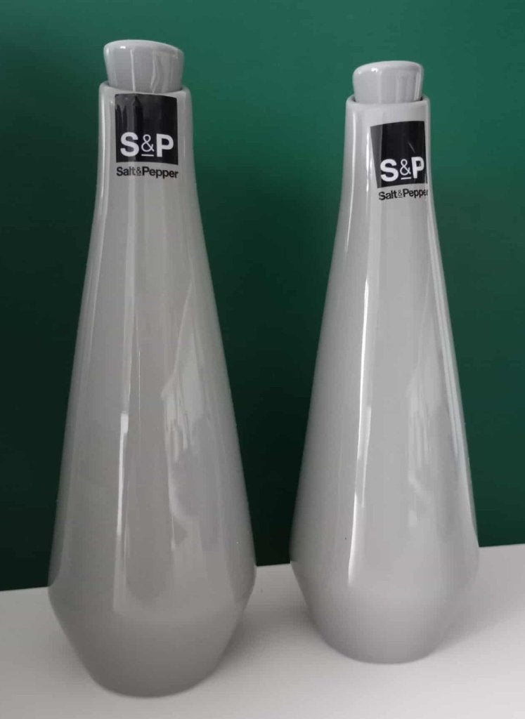 Nieuw Salt & Pepper olie & azijnstel grijs 400ml in doos, Overige typen, Nieuw, Ophalen of Verzenden, Steen/keramiek