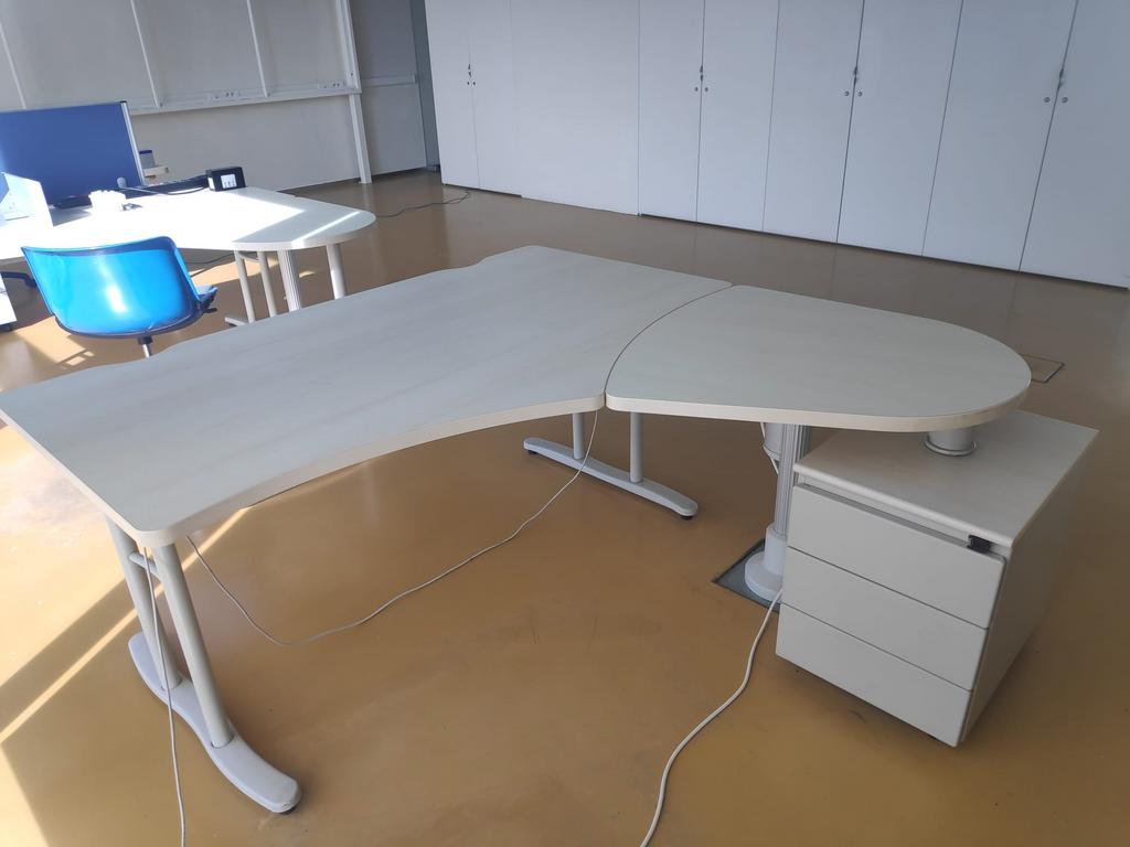 6 bureaux avec 4 blocs tiroirs., Ophalen of Verzenden, Zo goed als nieuw