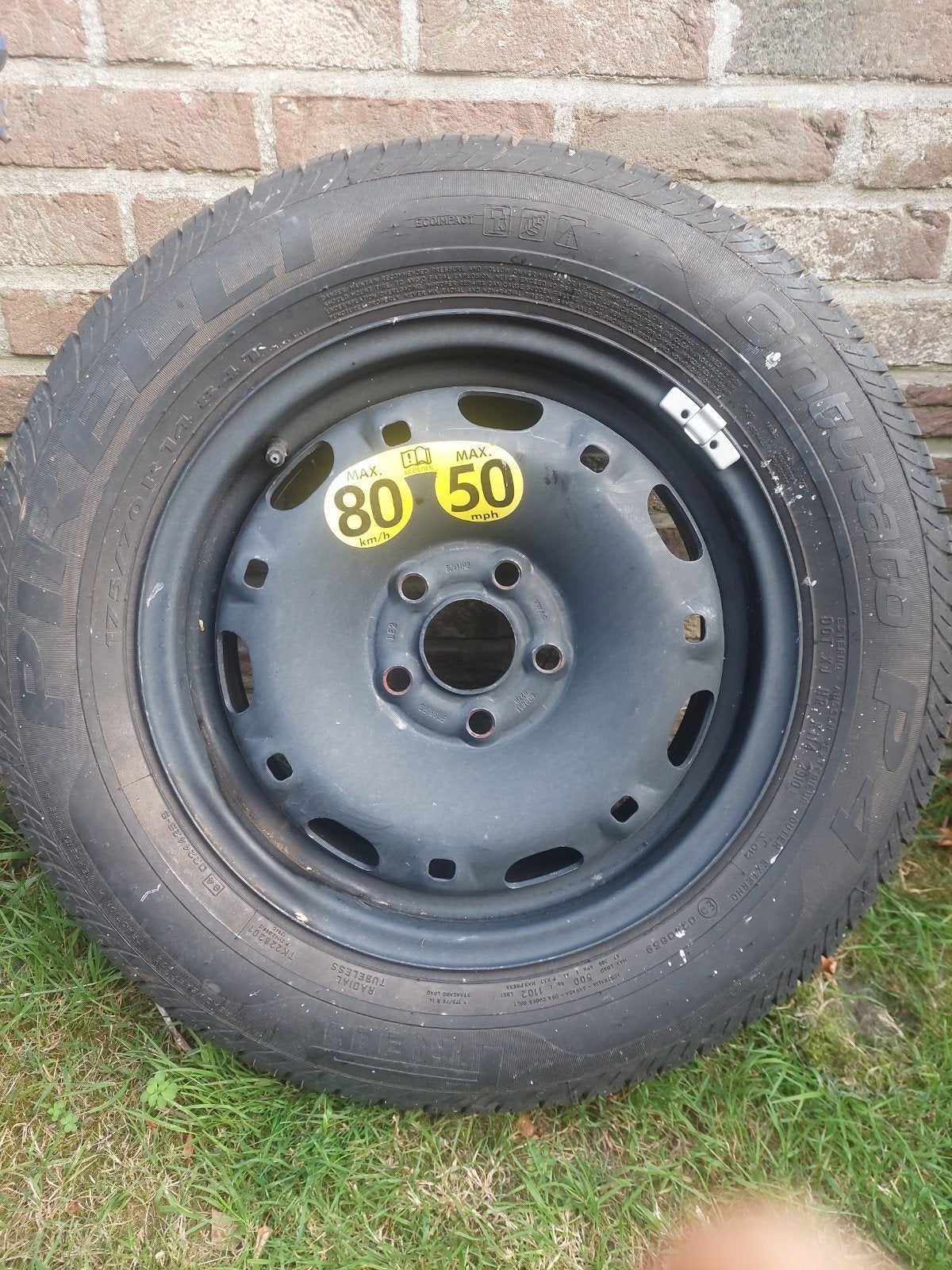 Pneu Pirelli sur jante 175/70 R14 84T, Enlèvement, Comme neuf