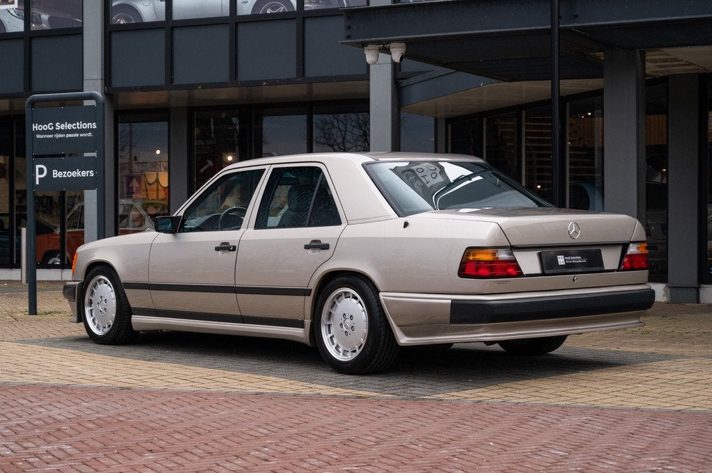 Mercedes-Benz E-Klasse 300E ( W124 ) Lorinser (automatique), Autos, Argent ou Gris, 4 portes, Entreprise, Mercedes-Benz