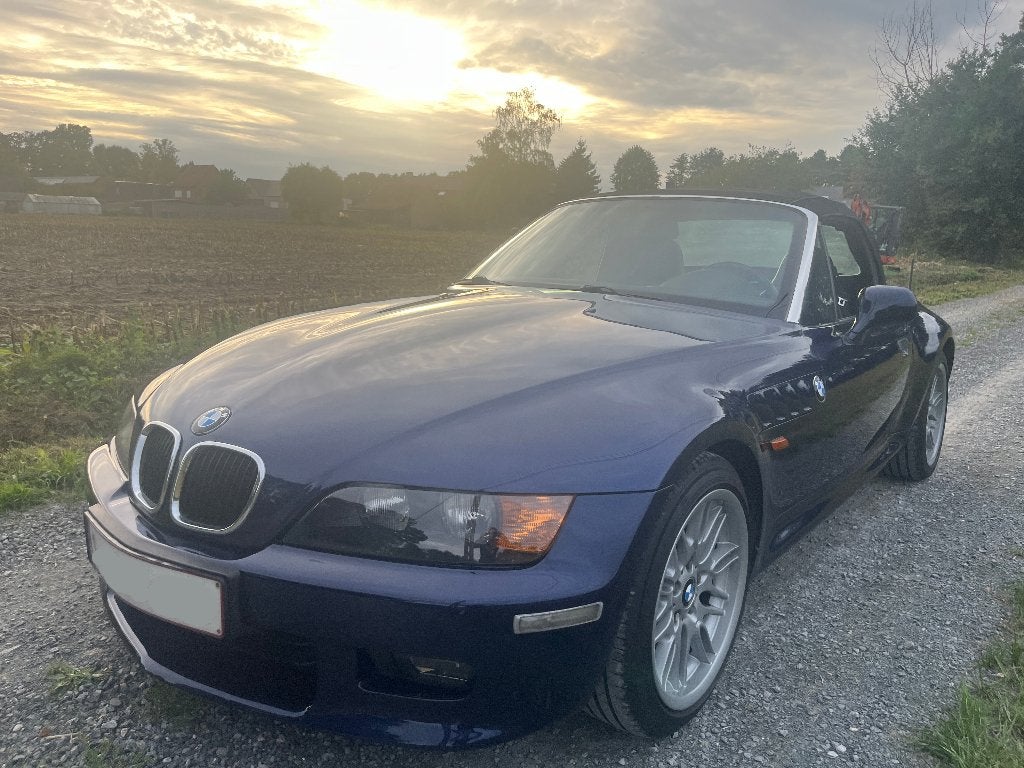 BMW Z3 2.8 194 pk Factory widebody, bijna oldtimer!, Auto's, BMW, Achterwielaandrijving, Zwart, Cabriolet, Blauw