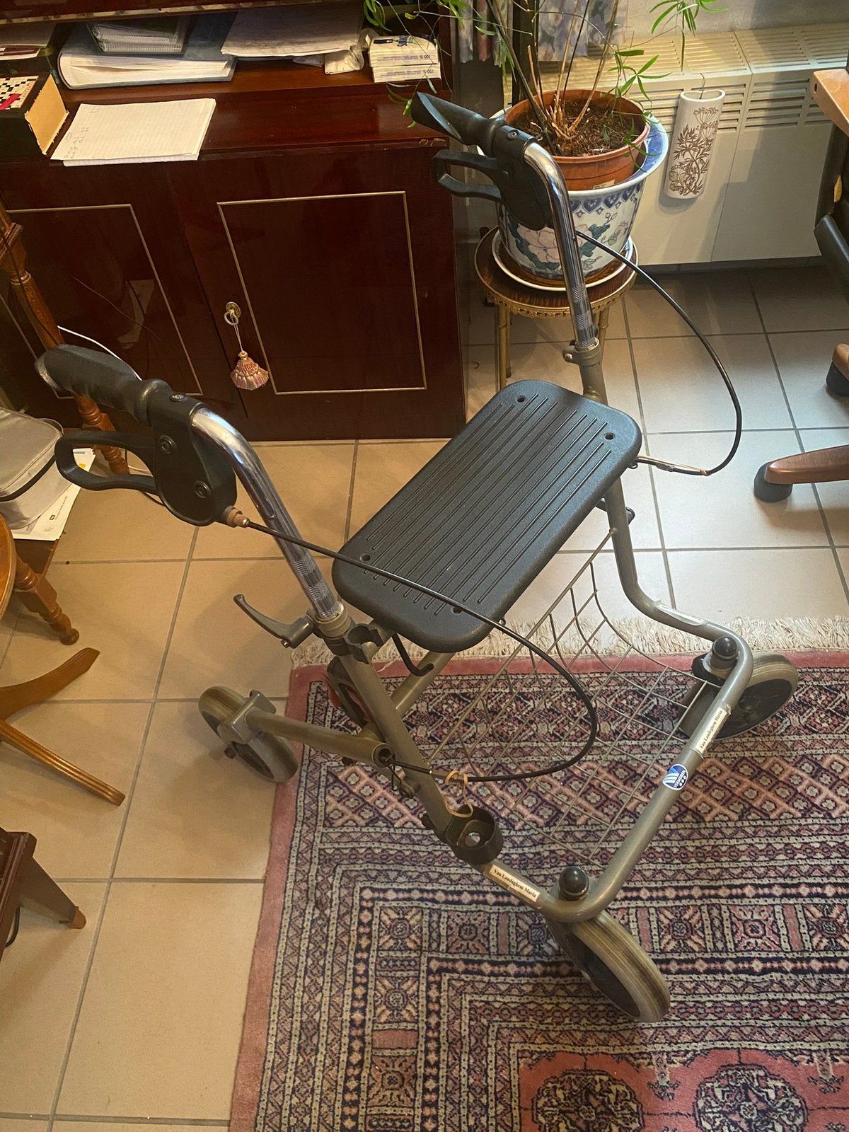 Rollator grijs in goede staat, Diversen, Ophalen, Gebruikt