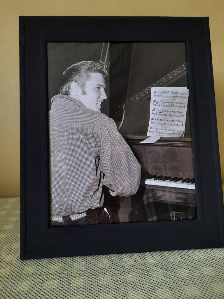 Elvis Presley in kader, Ophalen