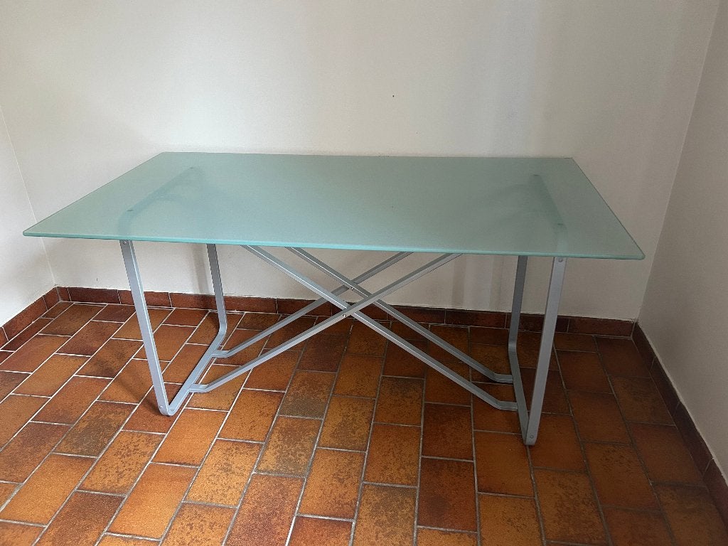 Bureau ou table 80 de large 150 de long 76 de haut, Enlèvement, Comme neuf