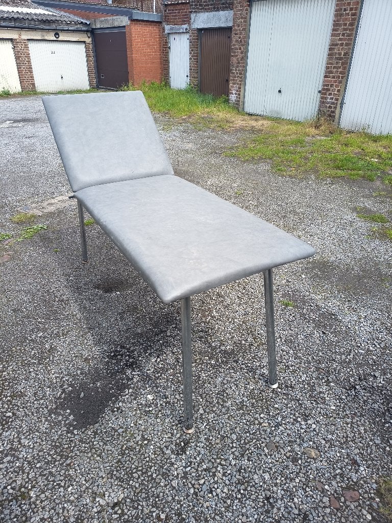 UNE TABLE MEDICALE, PARFAIT ETAT, PROFESSIONNELLE;, Enlèvement, Comme neuf