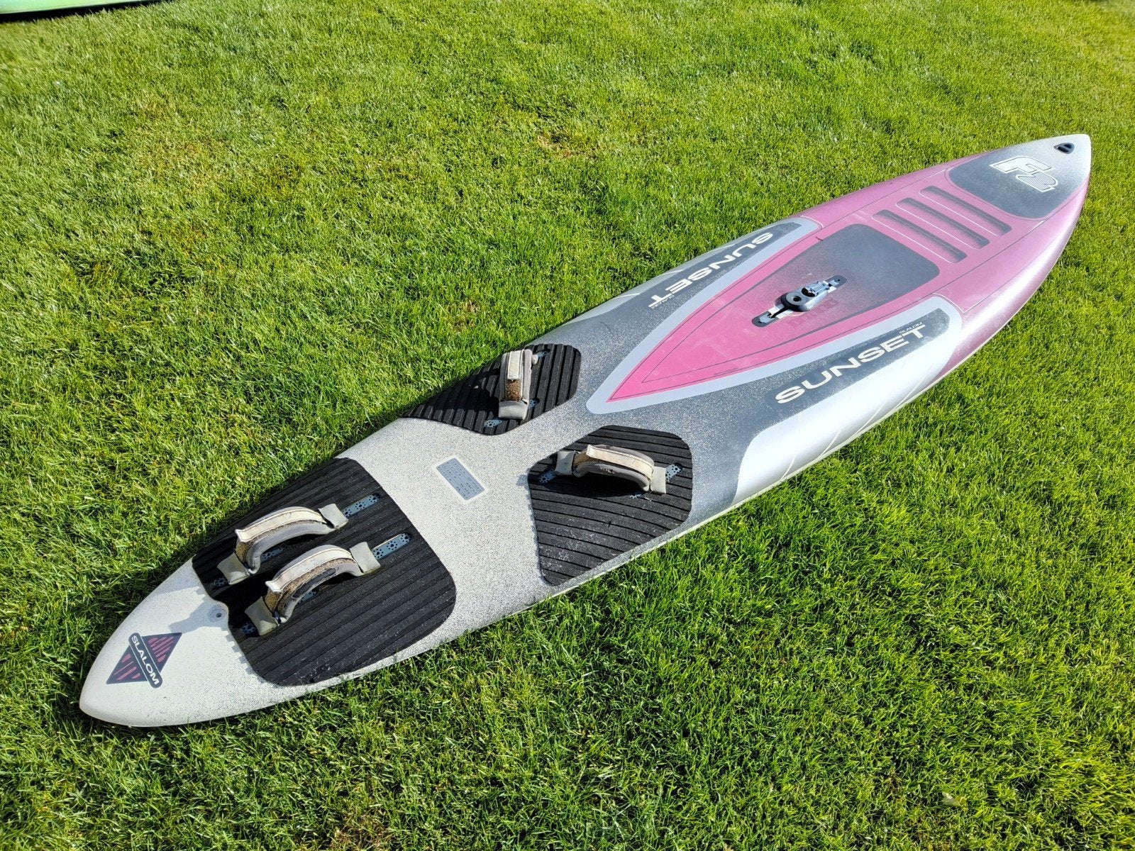 F2 Sunset slalom en Vega, Sports nautiques & Bateaux, Planche à voile, Utilisé, Planche, F2, 250 à 300 cm, Enlèvement