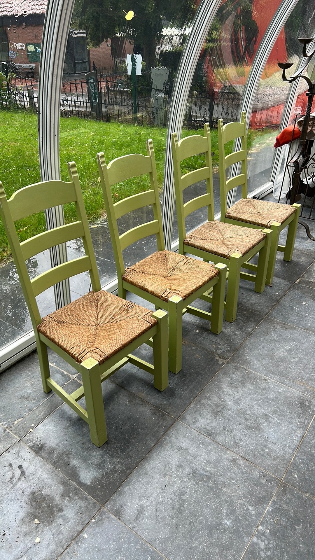 Vier houten stoelen met rieten zitvlak, Ophalen, Gebruikt, Overige kleuren, Hout