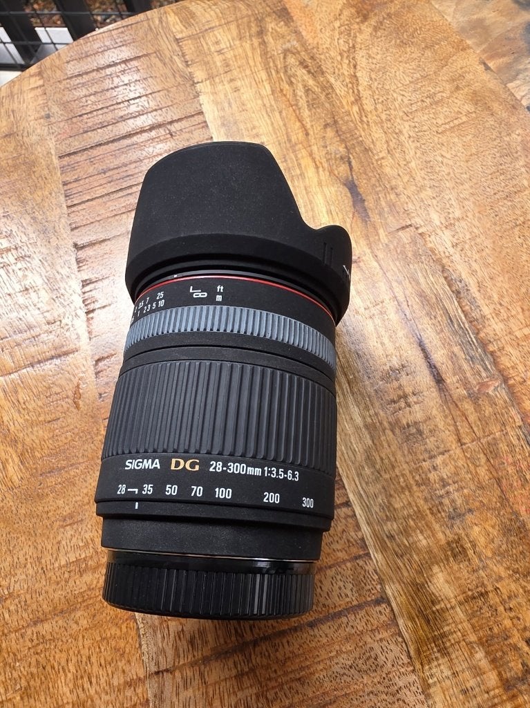 Sigma DG 28-300mm 1/3.5-6.3 zoomlens voor Sony A-mount, Gebruikt, Sigma, Macrofunctie, Ophalen of Verzenden