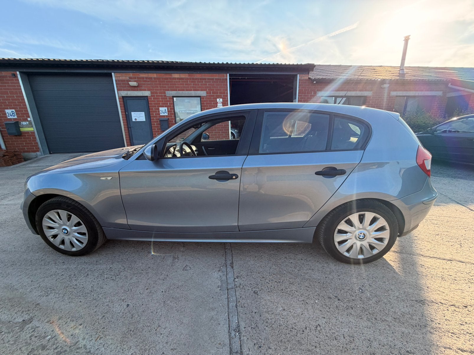 BMW SÉRIE 1 ✅116i GARANTIE DISTRIBUTION CLIMATISATION NEUVE, Autos, BMW, Entreprise, Garantie prolongée, 5 portes, 165 g/km