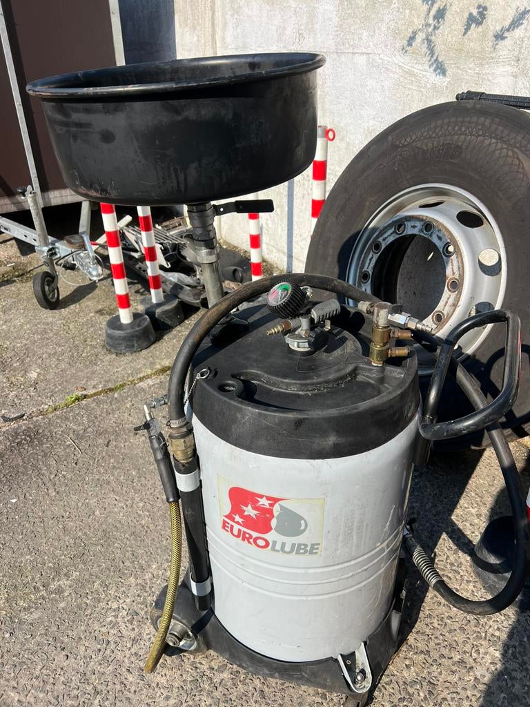 Pompe vidange huile moteur voiture et camion, Enlèvement, Utilisé