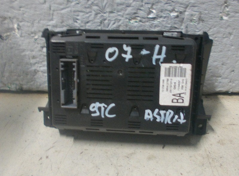 DISPLAY Opel Astra H GTC (L08) (13-238-548), Gebruikt, Opel, Opel Automobile GmbH, Kontakt-opel@opel.com