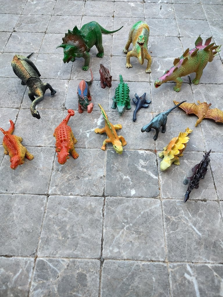 15 dino's, Kinderen en Baby's, Speelgoed | Actiefiguren, Ophalen of Verzenden, Gebruikt