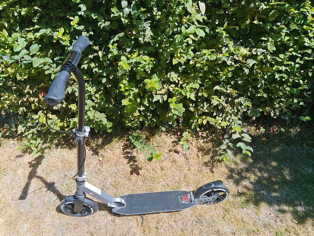 zwarte step met handrem, Ophalen, Gebruikt, Gewone step